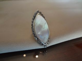 203 - - - Large Vintage Mother Of Pearl Sterling Silver Ring - 925 - - Size - 7