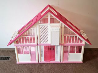 Vintage 1985 Barbie Dream House with Furniture 2