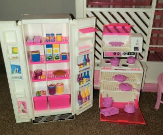 Vintage 1985 Barbie Dream House with Furniture 8