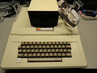 Vintage Apple Ii Personal Computer A2s0032 With Floppy Drive Needs Repairs
