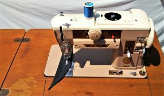 Vtg Singer Sewing Machine 401a Slant O Matic - Needs Top Cover Great