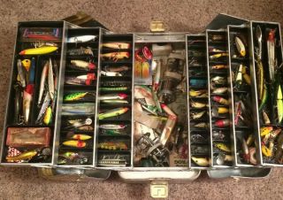 Vintage Umco 1000 A Tackle Box Filled With Lures Reels Heddon Fishing Lures
