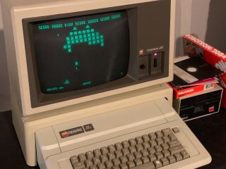 Vintage Apple Iie With Monitor,  Floppy Drive,  10 Floppy Disks
