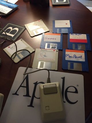 Vintage Apple Macintosh 512k w/ travel case,  keyboard,  number pad,  mouse 3