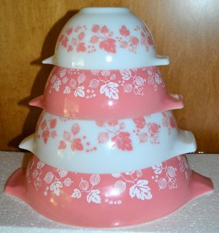 Vintage Pyrex 4 Pc Nesting Mixing Bowl Set,  Pink / White Gooseberry - Cinderella