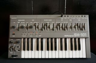 Roland Sh - 101 Classic Orignal Vintage Monophonic Analogue Synthesiser