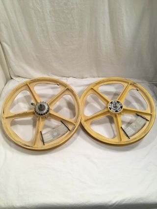 Vintage Skyway Tuff Wheel Ii Yellow 20” Bmx Mag Wheels Reflectors Coaster Brake