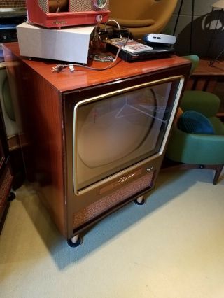 rebuilt vintage television set 50 ' s 1956 color roundie ctc - 5 RCA MCM TV 5