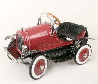 Dexton Classics Kids Deluxe Vintage Roadster Pedal Car - Look