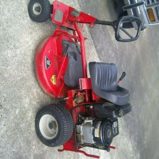 Vintage Snapper Riding Lawn Mower - 28” 10hp