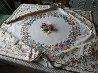 Vintage Hand Embroidered Tablecloth/ Stunning Flower Circle & Raised Embroidery