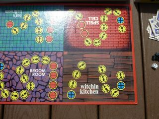 VTG 70s Milton Bradley WHICH WITCH? Halloween Haunted 3D Board Game 4