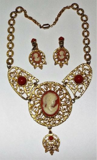 Vintage Juliana / D&e Big Large Cameo Necklace Earrings Set Lucite Cabochons