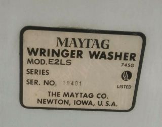 Vintage Maytag Wringer Washer Washing Machine Fairly good condiion.  Still 2