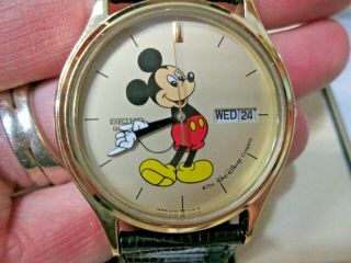 Vintage Disney Mickey Mouse Seiko Running Watch