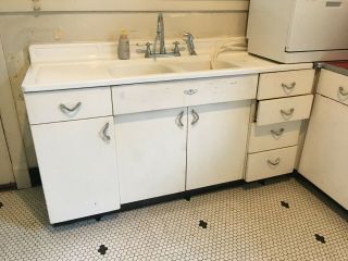 Youngstown Kitchens By Mullins - Retro Metal Kitchen Cabinets,  Porcelain Sink