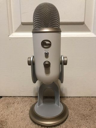 Blue Yeti Usb Microphone (immaculate) - Vintage White