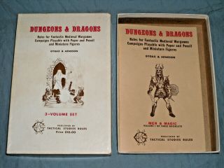 The - Dungeons And Dragons White Box Set (ultra Rare Hobbits Edition)