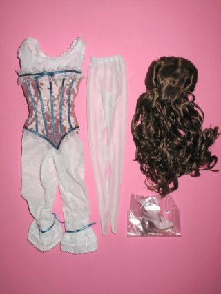 Tonner - Vintage Basic 22 " American Model Fashion Doll Outfit & Wig