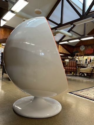 Mid - Century Modern Eero Aarnio Style White / Red Ball Egg Chair 5