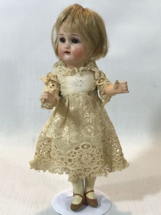 Antique Halbig Kammer Reinhardt Sweet Blonde Doll Cabinet 7.  1 app.  Size 7 7/8 