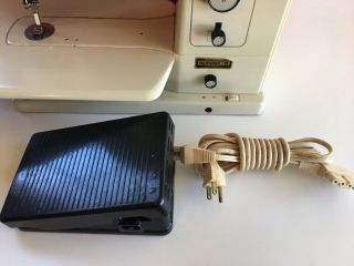 Vintage 1980’s Bernina Record 830 Sewing Machine With Red Case 4