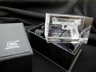 Rare Glock G17 Perfection 3d Crystal Glass Laser Etched Hologram Oem Item