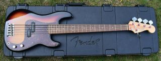 Fender Precision Bass - American Standard - 5 String - 2008 Vintage