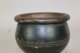 RARE EARLY 18TH C AMERICAN TURNED & HEWN MASTER SALT GRUNGY BLACK PAINT 8