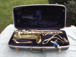 Vintage 1967 Era Conn Brass Alto Saxophone Very Complete With Case