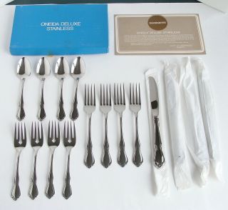 Vintage Oneida Chateau 16 Piece Deluxe Stainless Steel Flatware Set