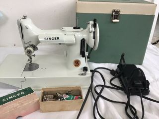 Vintage White Singer Sewing Machine Featherweight Portable 221k W/case