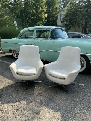 Mid Century Modern Lounge Chairs.  Vintage White By Overman Pick Up In Nj