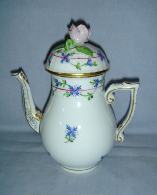 QUALITY VINTAGE HEREND PORCELAIN BLUE GARLAND SMALL COFFEE POT WITH ROSE FINIAL 4