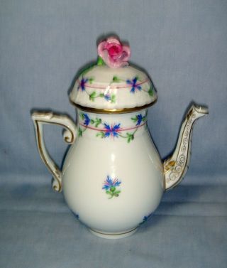 QUALITY VINTAGE HEREND PORCELAIN BLUE GARLAND SMALL COFFEE POT WITH ROSE FINIAL 6