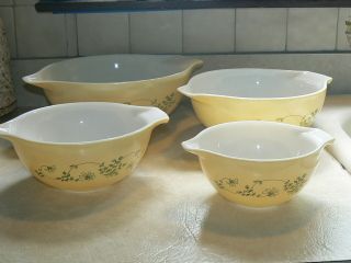 Vintage Pyrex Cinderella Mixing Bowl Set - Shenandoah Pattern - 4 Bowls