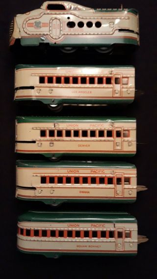 Vintage Marx Union Pacific M10005 Tin Train Set Engine 4 Coaches