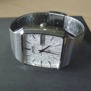 Vintage Seiko 5856 - 5000 King Quartz watch with Kanji day,  bracelet 1978 10