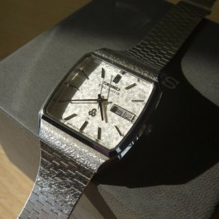 Vintage Seiko 5856 - 5000 King Quartz Watch With Kanji Day,  Bracelet 1978