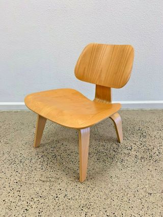 Lcw Molded Plywood Lounge Chair By Eames For Herman Miller