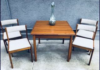 Mid - Century Danish Teak Draw Leaf Expandable Dining Table And 4 Chairs.