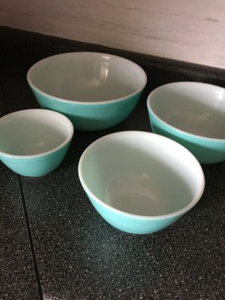 Set of 4 Vintage Pyrex Turquoise Mixing Bowls 401 402 403 404 4