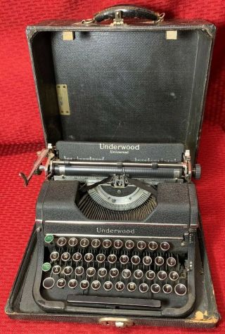 Vintage Underwood Universal Portable Typewriter W/case Wrinkle Finish