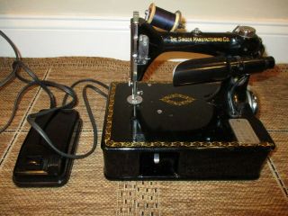Antique Small Singer Sewing Machine Model 24 & Case Smooth Made 1920