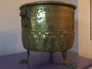 Quality Antique Large Brass Planter,  Bucket,  Log Bin.  Lion Head Handles.  Paw Feet 2