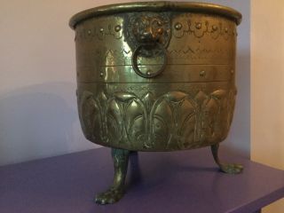 Quality Antique Large Brass Planter,  Bucket,  Log Bin.  Lion Head Handles.  Paw Feet 3