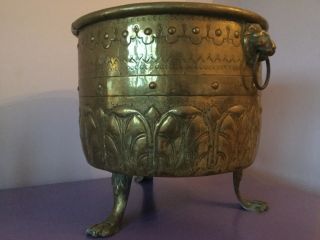 Quality Antique Large Brass Planter,  Bucket,  Log Bin.  Lion Head Handles.  Paw Feet 9
