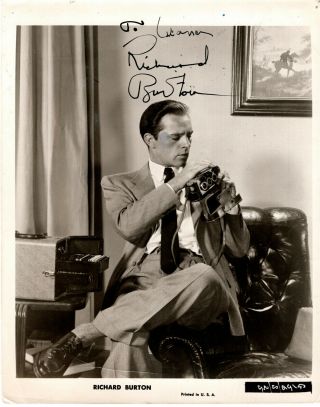 Welch Stage & Movie Actor Richard Burton,  Signed Vintage Candid Photo.