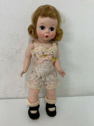 Vintage Madame Alex Mme Doll In Lace Outfit & Black Shoes 1940s? Antique Cutesy