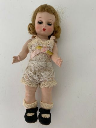Vintage Madame Alex MME Doll In Lace Outfit & Black Shoes 1940s? Antique cutesy 6